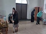 Представители молодежного актива Россошанского благочиния провели субботник 