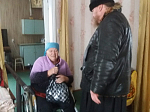 Настоятель Михайло-Архангельского поздравил с Рождеством Христовым прихожан, которые не смогли посетить праздничные богослужения