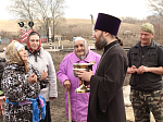В Пески-Харьковские провели молебен и чин освящения новосооружённого Креста