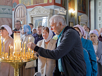 В праздник Воздвижения Креста Господня Правящий Архиерей совершил Литургию в Свято-Ильинском кафедральном соборе города Россоши
