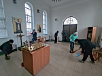 Представители молодежного актива Россошанского благочиния провели субботник 