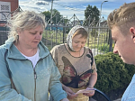 В храмах Россошанского благочиния провели миссионерскую акцию, посвященную празднику Святой Троицы