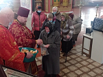 В день памяти 40 мучеников Севастийских в Михайло-Архангельском храме совершили Литургию и угостили прихожан жаворонками