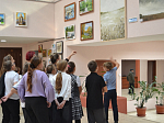 В Богучаре студенты и школьники посетили выставку местных художников и иконописцев