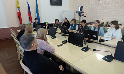 Благочинный Острогожского церковного округа принял участие в заседании Общественной палаты района