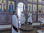 Преосвященнейший епископ Дионисий возглавил служение Божественной литургии в Воскресенском соборе Белогорского мужского монастыря