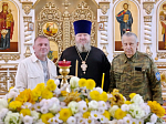В Свято‑Митрофановском храме села Верхний Мамон прошла Божественная литургия: настоятеля протоиерея Сергия Чибисова поздравили с 60‑летием
