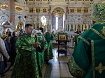 В праздник Входа Господня в Иерусалим глава Россошанской епархии совершил Литургию в Свято-Ильинском кафедральном соборе города Россоши