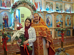 Прихожанок храмов Россошанского благочиния поздравили с праздником
