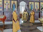 Епископ Россошанский и Острогожский Дионисий совершил Божественную литургию в Воскресенском соборе Белогорского епархиального мужского монастыря