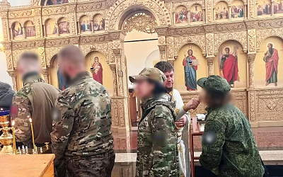 В храме Всемилостивого Спаса города Россошь за богослужением молились участники специальной военной операции