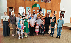 В День семьи, любви и верности протоиерей Евгений Сорокин провел встречу с многодетными семьями прихода