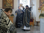 В среду четвертой седмицы Великого поста Преосвященнейший епископ Дионисий совершил Литургию Преждеосвященных Даров в храме Богоявления Господня села Сухой Донец