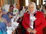 Праздник и акция «Белый цветок» в Михайловском храме на Песках