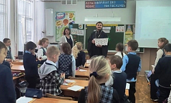 Священнослужитель поздравил учеников МКОУ СОШ № 9 с Пасхой Христовой