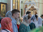 Епископ Россошанский и Острогожский Дионисий совершил Божественную литургию в храме Святого Духа с. Петренково Острогожского района