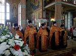 В праздник Светлого Христова Воскресения Преосвященнейший епископ Дионисий совершил Пасхальную великую вечерню в Свято-Ильинском кафедральном соборе г. Россоши