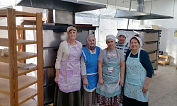 Просфорницы из Павловского благочиния посетили мастер-класс по выпечке просфор в г. Воронеж.