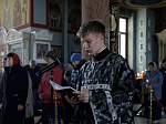 В пятницу Страстной седмицы Преосвященнейший епископ Дионисий совершил вечерню с выносом Плащаницы Спасителя в Ильинском кафедральном соборе Россоши