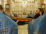 Накануне праздника Успения Пресвятой Богородицы Архипастырь совершил всенощное бдение с чином Погребения Плащаницы Божией Матери в Ильинском кафедральном соборе Россоши