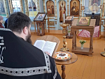 В Казанском храме поселка Каменка отслужили литургию Преждеосвященных Даров