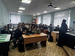 В праздник Покрова клирик Россошанского благочиния посетил один из корпусов Россошанского техникума 