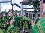 В праздник Святой Троицы Преосвященнейший епископ Дионисий совершил Литургию в Свято-Троицком храме города Россоши