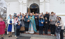 В храме Александра Невского города Калач молитвенно отметили праздник Благовещения Пресвятой Богородицы