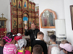 Клирик благочиния провел экскурсию по храму
