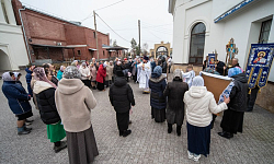 В храме Успения Пресвятой Богородицы города Калач отметили престольный праздник