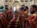Епископ Россошанский и Острогожский Дионисий возглавил Божественную литургию в храме Архистратига Божия Михаила города Острогожска