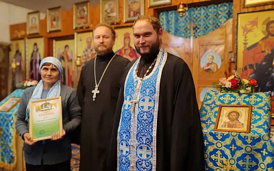 В храме Покрова Пресвятой Богородицы села Лозовое состоялось праздничное всенощное бдение