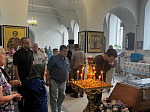В Казанском храме Павловска прошел чин Погребения плащаницы Пресвятой Богородицы