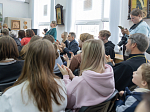 Епископ Дионисий принял участие в открытии выставки картин «Покров Пречистой над землей Воронежской» в Молодежном центре г. Россошь