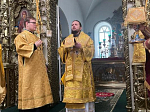Епископ Россошанский и Острогожский Дионисий совершил Божественную литургию в Свято-Троицком соборе Раифского Богородицкого мужского монастыря