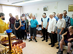 Благочинный совершил таинство исповеди и причастия в психоневрологическом интернате посёлка Пригородный