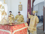 В Неделю 19-ю по Пятидесятнице епископ Дионисий совершил Божественную литургию в Воскресенском соборе Белогорского мужского монастыря