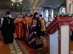Епископ Россошанский и Острогожский Дионисий возглавил Божественную литургию в храме Архистратига Божия Михаила города Острогожска