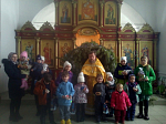 В Покровском храме слободы Шапошниковка юных прихожан поздравили с праздником Рождества Христова
