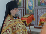 В Неделю 6-ю по Пасхе, о слепом, епископ Дионисий совершил Божественную литургию в Воскресенском соборе Белогорского мужского монастыря