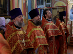 Епископ Россошанский и Острогожский Дионисий возглавил Божественную литургию в храме Архистратига Божия Михаила города Острогожска