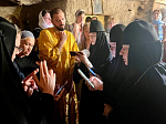 Епископ Россошанский и Острогожский Дионисий, сослужил митрополиту Горловскому и Славянскому Митрофану за богослужением в обители преподобного Павла Фивейского (Египет)