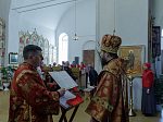 Епископ Россошанский и Острогожский Дионисий совершил венчальную Литургию в храме святителя Митрофана, первого епископа Воронежского, села Верхний Мамон