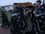 В канун Великой Субботы Преосвященнейший епископ Дионисий совершил утреню с чином погребения в Ильинском кафедральном соборе