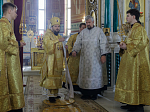 Глава Россошанской епархии совершил молодежную Литургию в Свято-Ильинском кафедральном соборе города Россошь