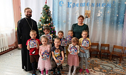  В праздник Крещения Господня настоятель Никольского храма села Бабка посетил детский сад