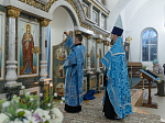В преддверии престольного праздника епископ Дионисий совершил всенощное бдение в Казанском храме города Павловска