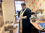 Благочинный Калачеевского церковного округа освятил очередной гуманитарный груз для участников специальной военной операции