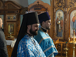 Архипастырь возглавил торжественное Богослужение в храме Покрова Пресвятой Богородицы города Павловска