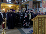 Епископ Россошанский и Острогожский Дионисий совершил первую в году Литургию Преждеосвященных Даров